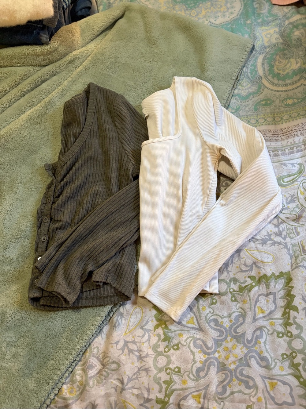 Pink Rose Long Sleeve Ribbed Tops in Olive and Cream